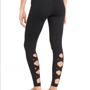 Athleta Leggings Size M w POCKETS! Cross back